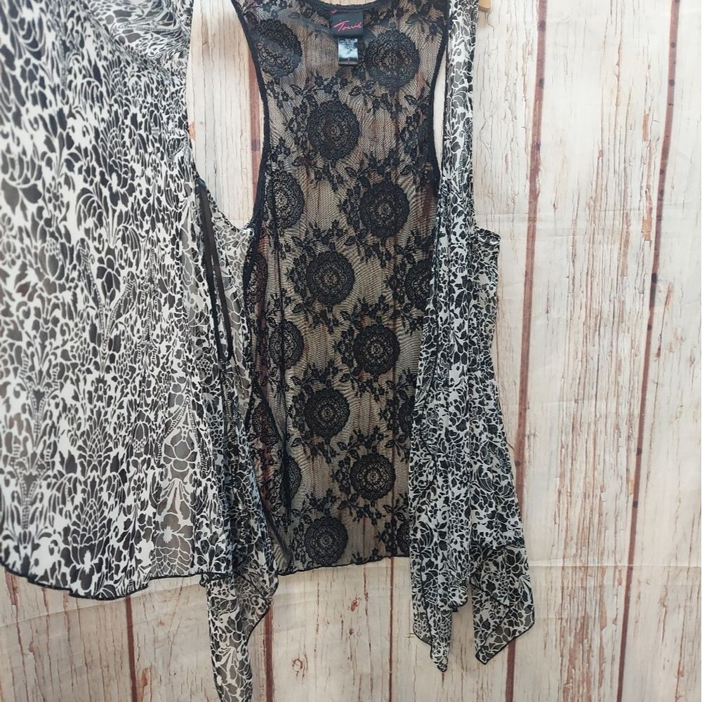 Torrid Waterfall Front Lace Back Sleeveless Vest Top Cover - Picture 13 of 16